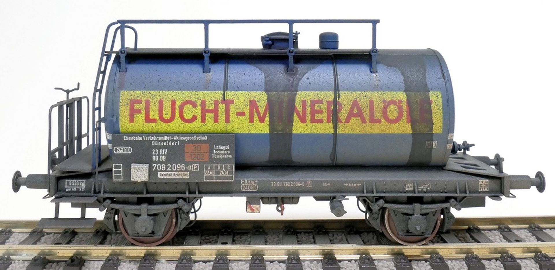 Exact-Train EX22008 - Leichtbau-Kesselwagen, DB, Ep.IV 'EVA', verschmutzt