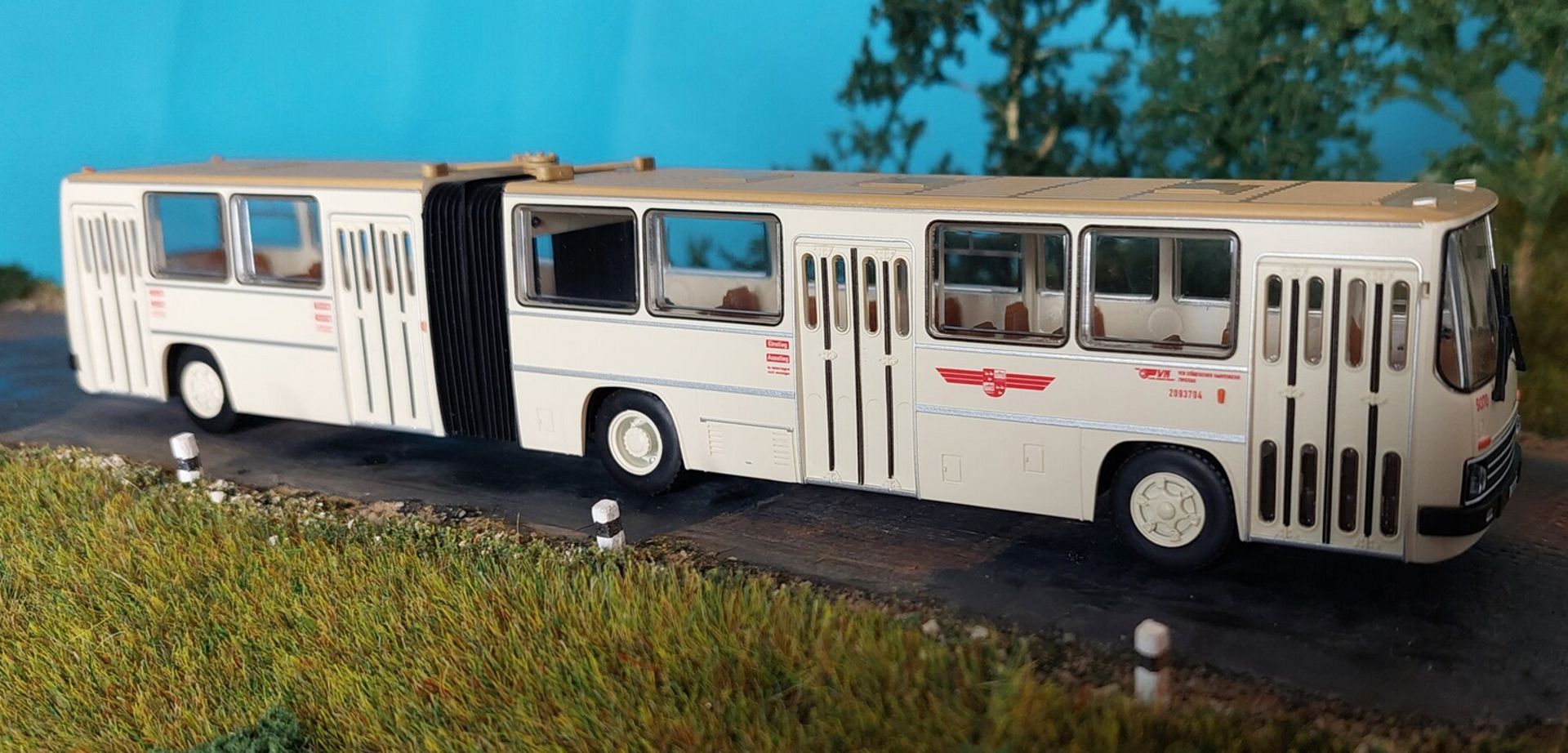 Brekina 03-410-B - Ikarus 280.02 VEB NVK Zwickau beige ZS Zentralhaltestelle