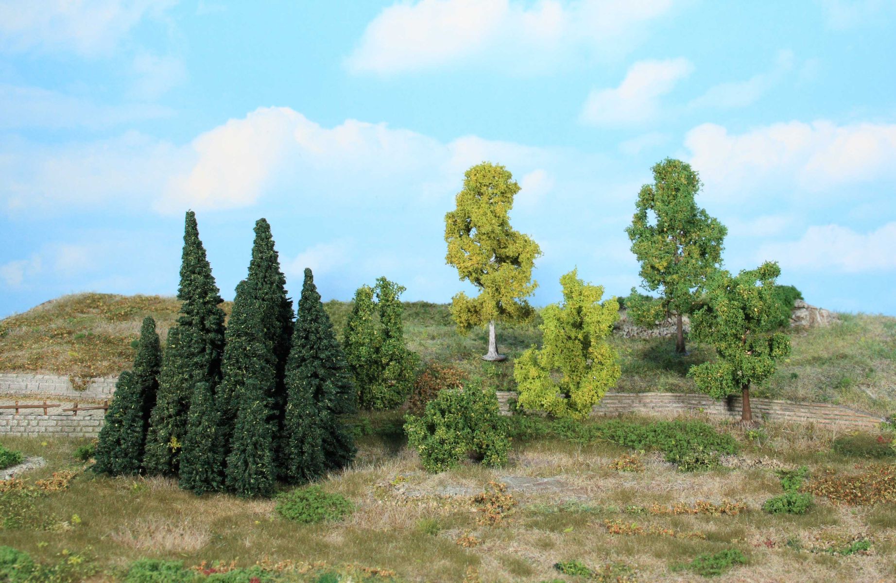 Heki 1964 - Miniwald-Set, 16 Bäume, Büsche und Tannen 5 - 11 cm