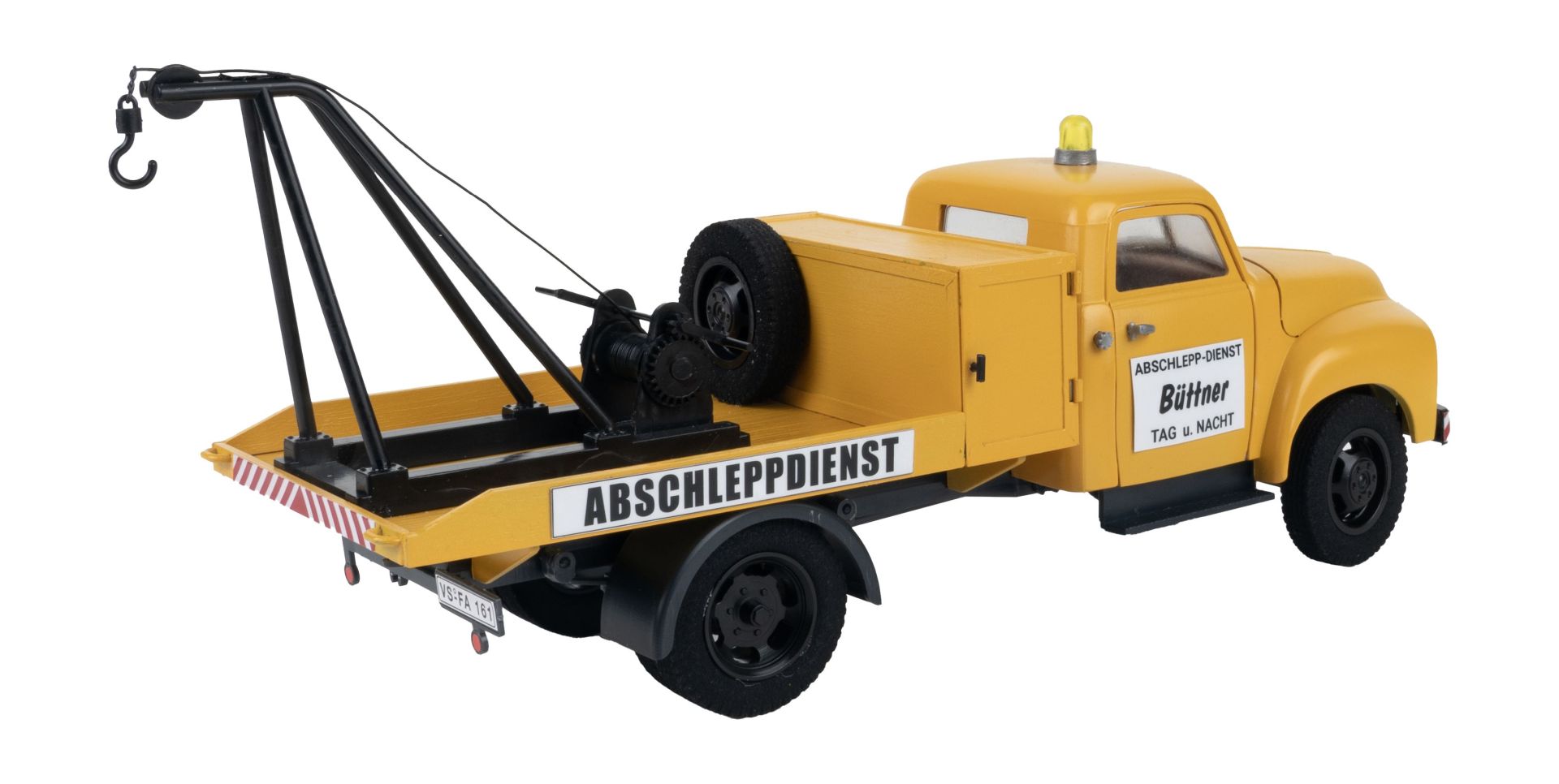 Pola 331618 - Abschleppwagen