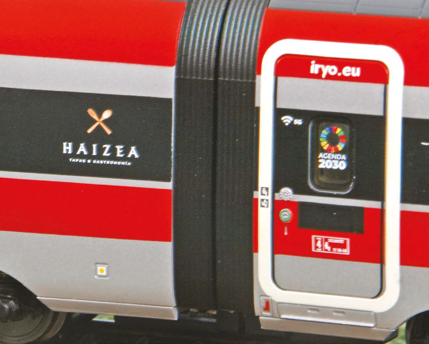 ACME AC 79207 - Triebzug ETR 400 'Frecciarossa', FS, Ep.VI, DC-Sound ACME AC 79207 - Triebzug ETR 400 'Frecciarossa', FS, Ep.VI, DC-Sound