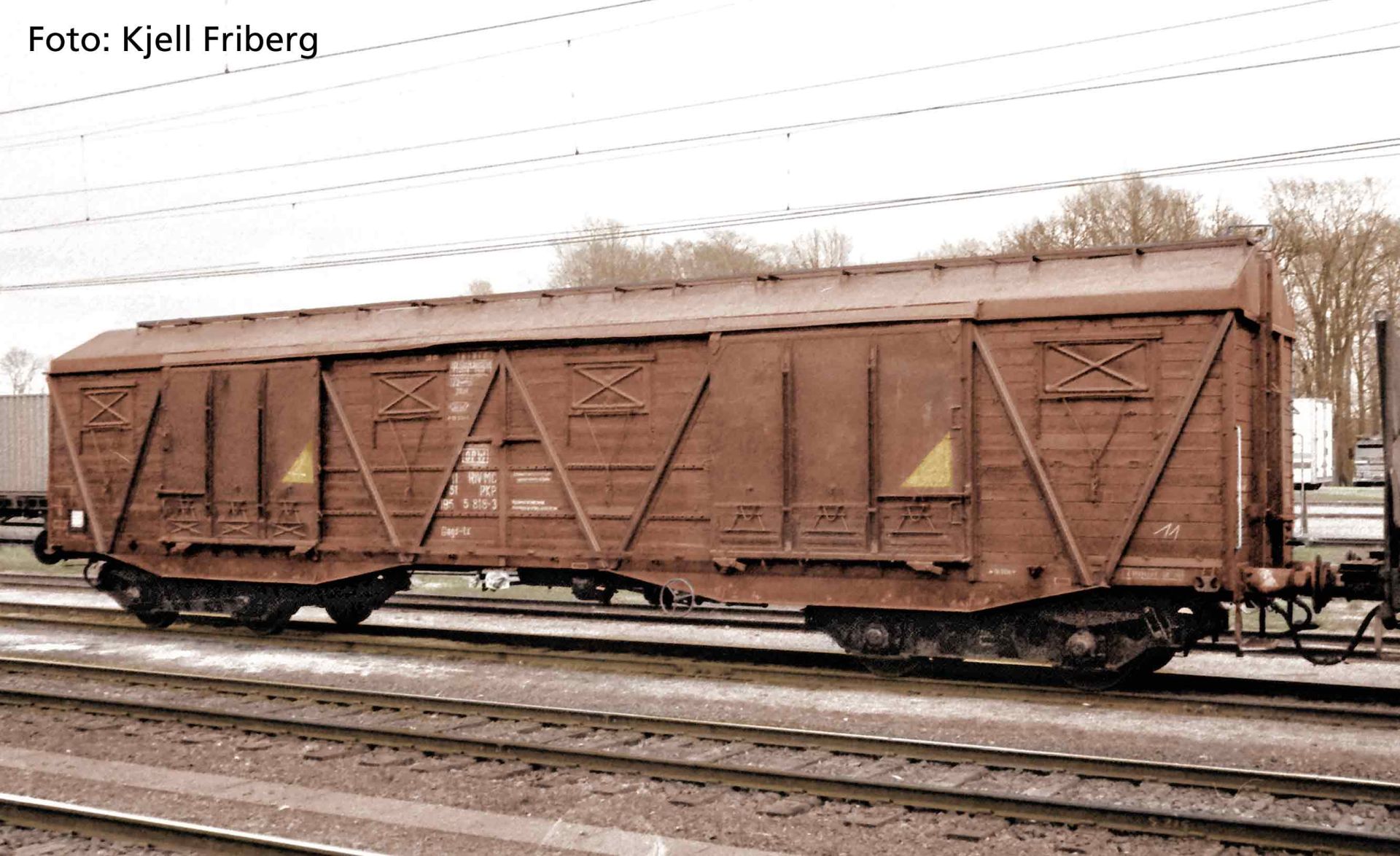 Piko 58286 - 2er Set gedeckte Güterwagen 401 Ka, PKP, Ep.IV