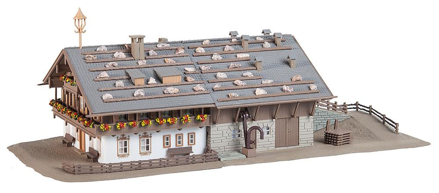 Faller 232199 - Großer Alpenhof mit Scheune