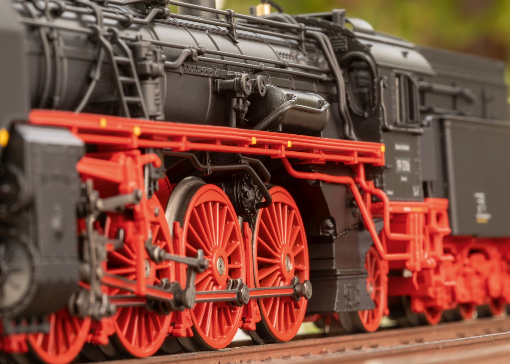 Märklin 38190 - Dampflok 19.0 'Sachsenstolz', 19 016, DR, Ep.III, MFX+-Sound Märklin 38190 - Dampflok 19.0 'Sachsenstolz', 19 016, DR, Ep.III, MFX+-Sound