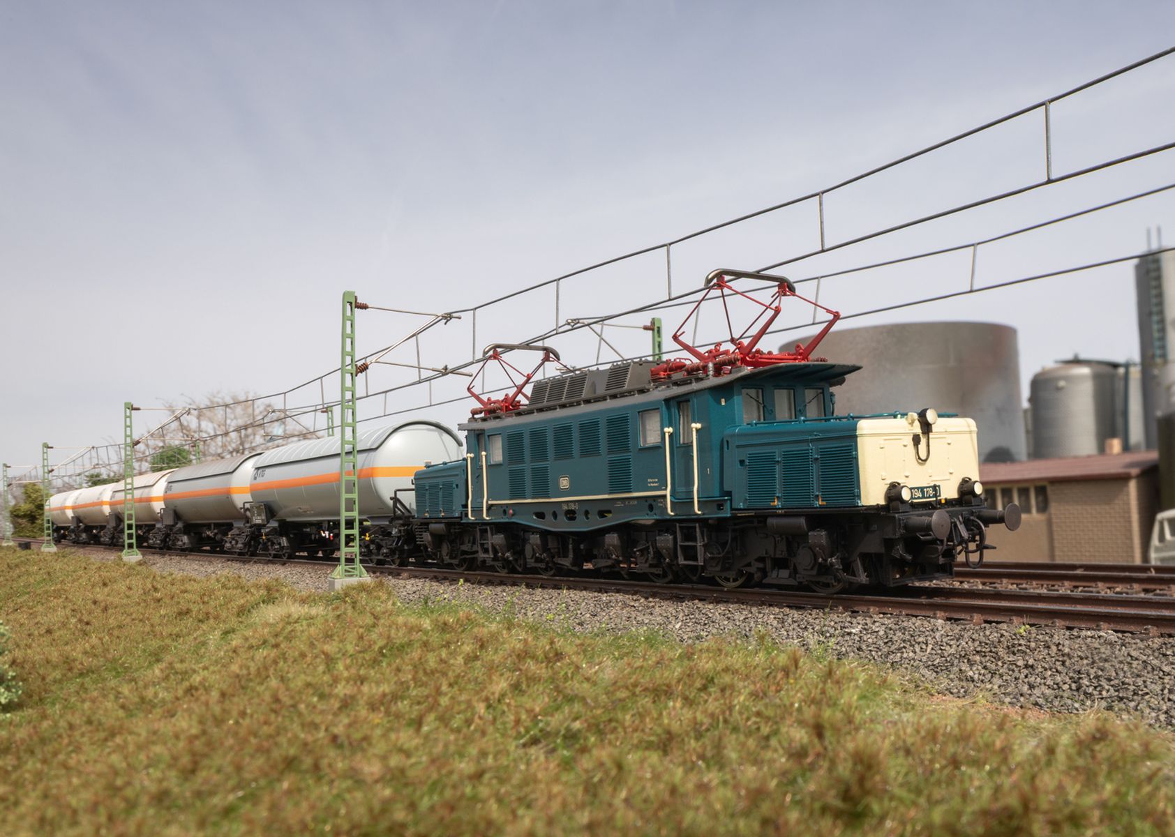 Märklin 39994 - E-Lok 194 178-0, DB, Ep.IV, MFX+-Sound Märklin 39994 - E-Lok 194 178-0, DB, Ep.IV, MFX+-Sound