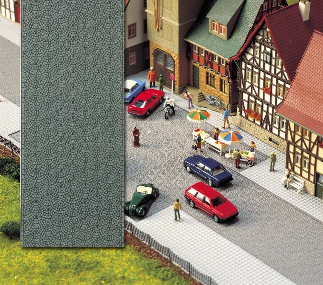 Busch 6031 - Altstadt-Pflasterstraße, 80mm breit, 2m