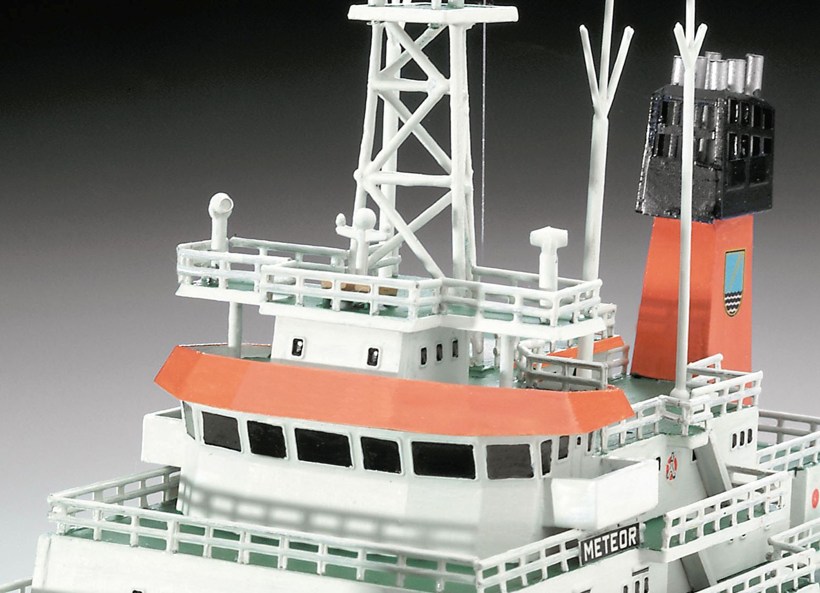 Revell 05218 - German Research Vessel Meteor