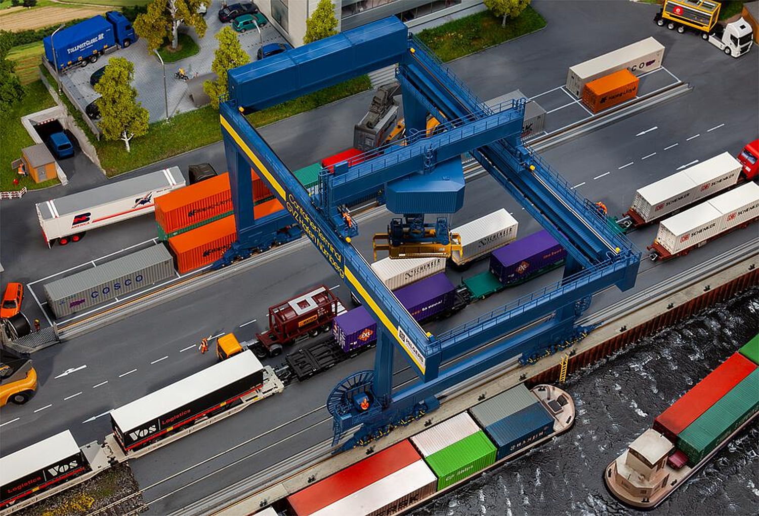 Faller 120291 - Containerbrücke GVZ Hafen Nürnberg Faller 120291 - Containerbrücke GVZ Hafen Nürnberg