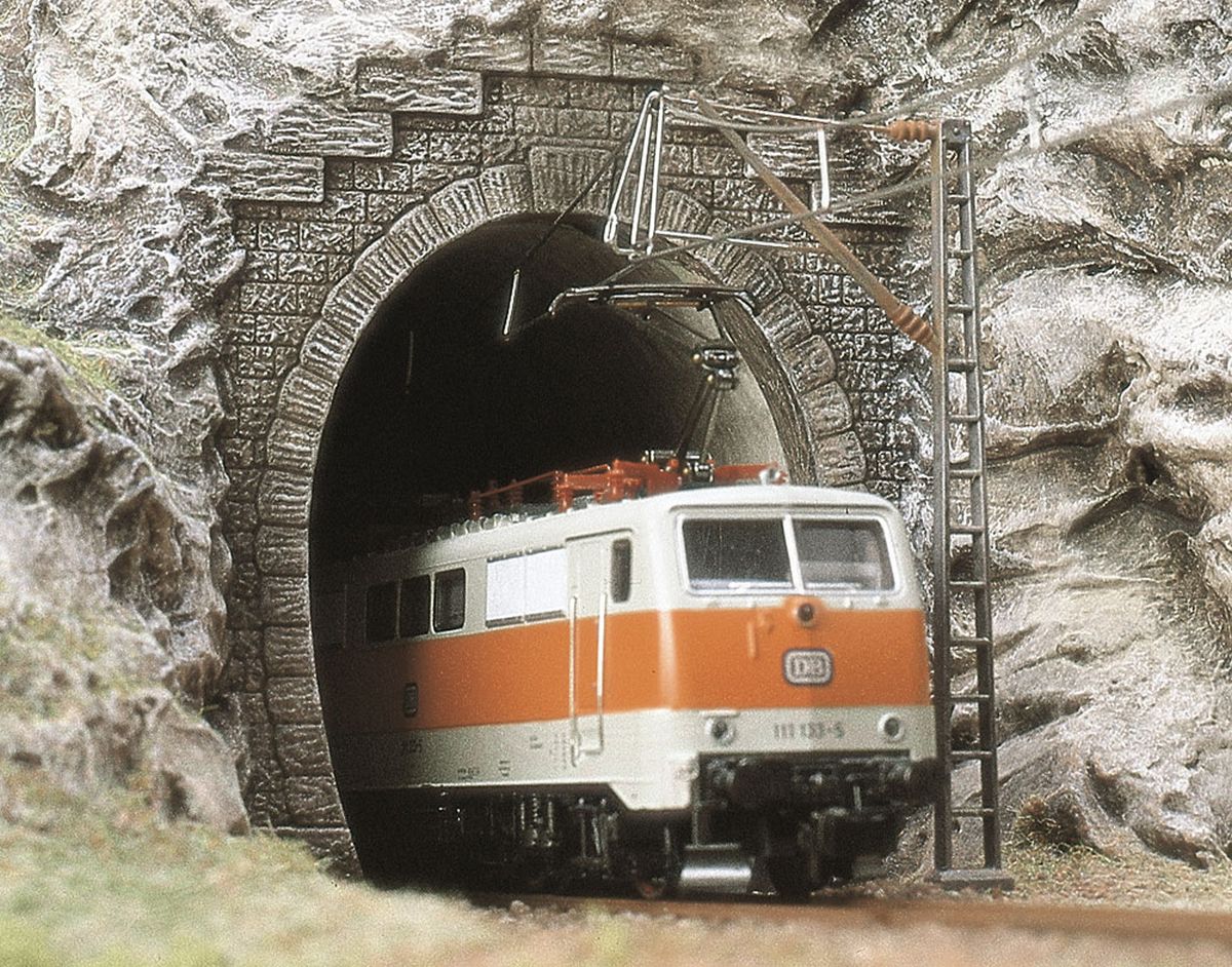 Busch 7026 - 2 Tunnelportale