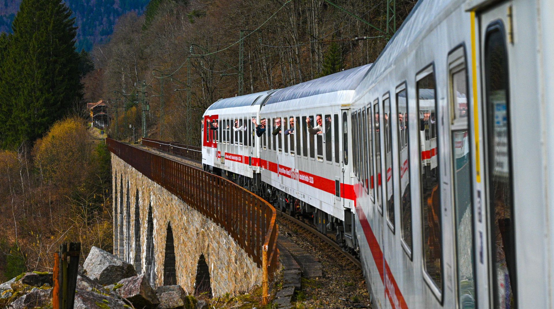 Roco 6200174 - 4er Set Personenwagen 'Abschiedsfahrt Drehfalttüren', DBAG, Ep.VI