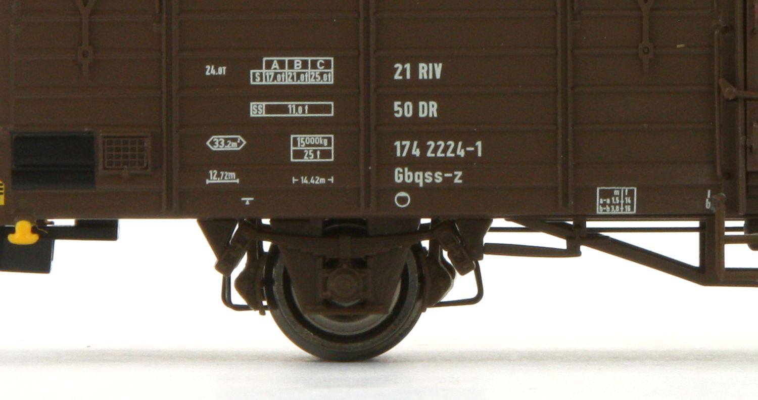 Exact-Train EX23115-A - Gedeckter Güterwagen 2224-1 Gbqss-z, DR, Ep.IV 'Expressgut'