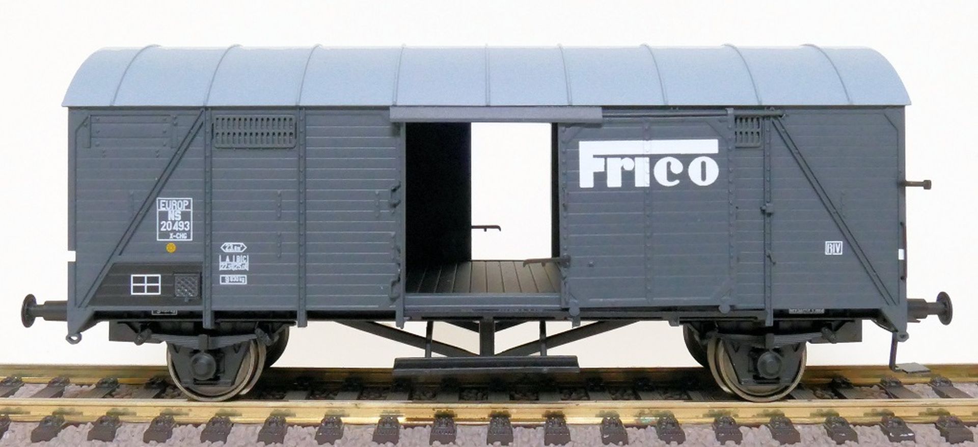 Exact-Train EX23405 - Gedeckter Güterwagen X-CHG EUROP Frico, NS, Ep.III
