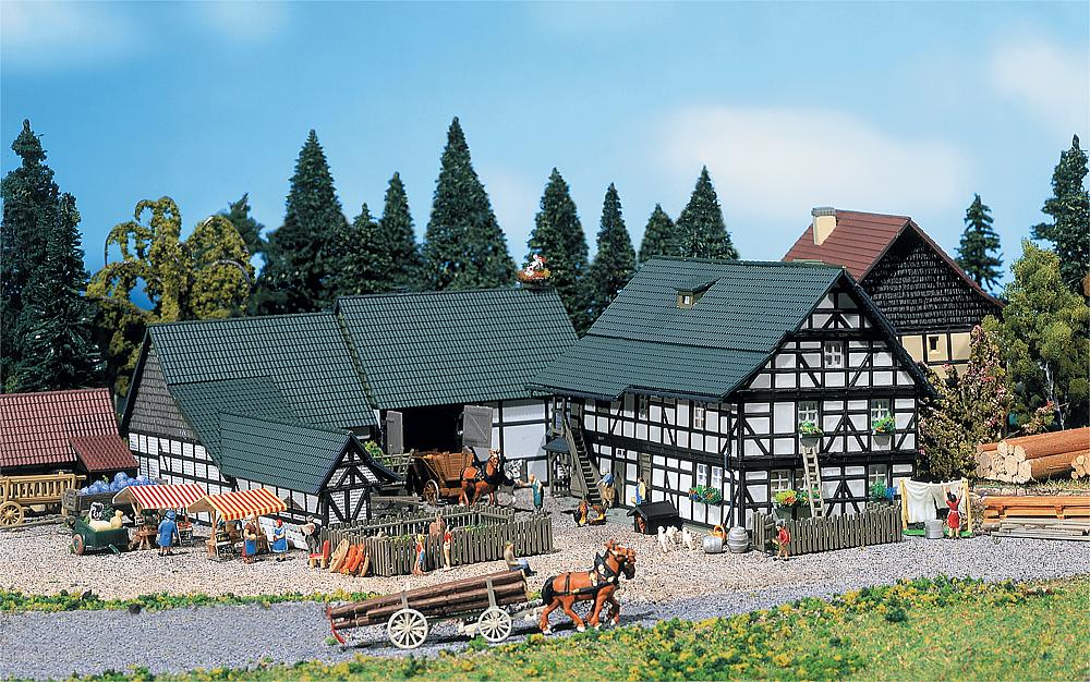 Faller 232360 - Dreiseit-Hof