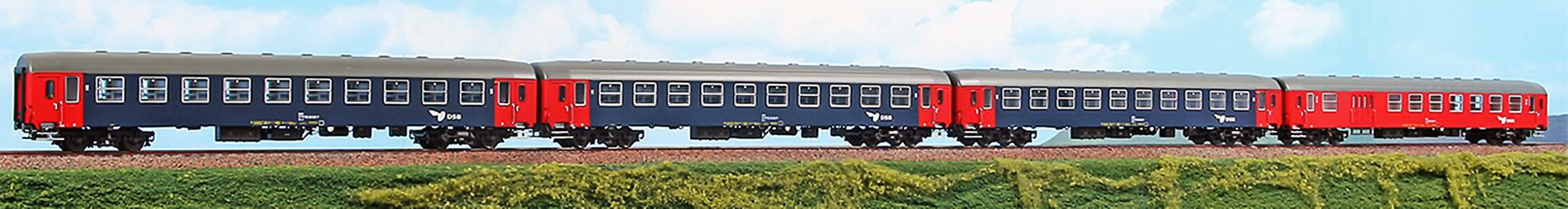 ACME AC 55295 - 4er Set Personenwagen Ferienexpress, DSB/DBAG, Ep.V