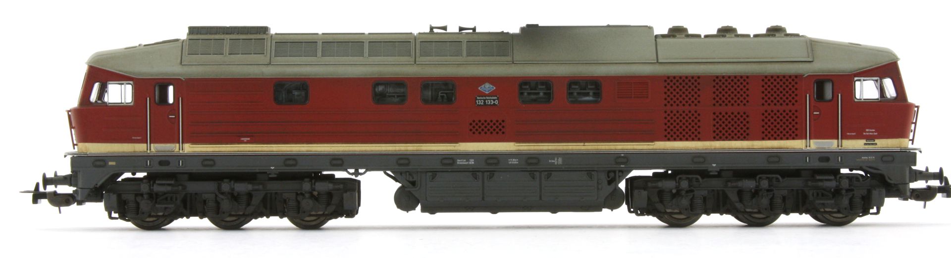 Tillig 502436-ZH-GA - Diesellok 132 133-0, Auslieferungszustand, DR, Ep.IV, DC-Sound, gealtert