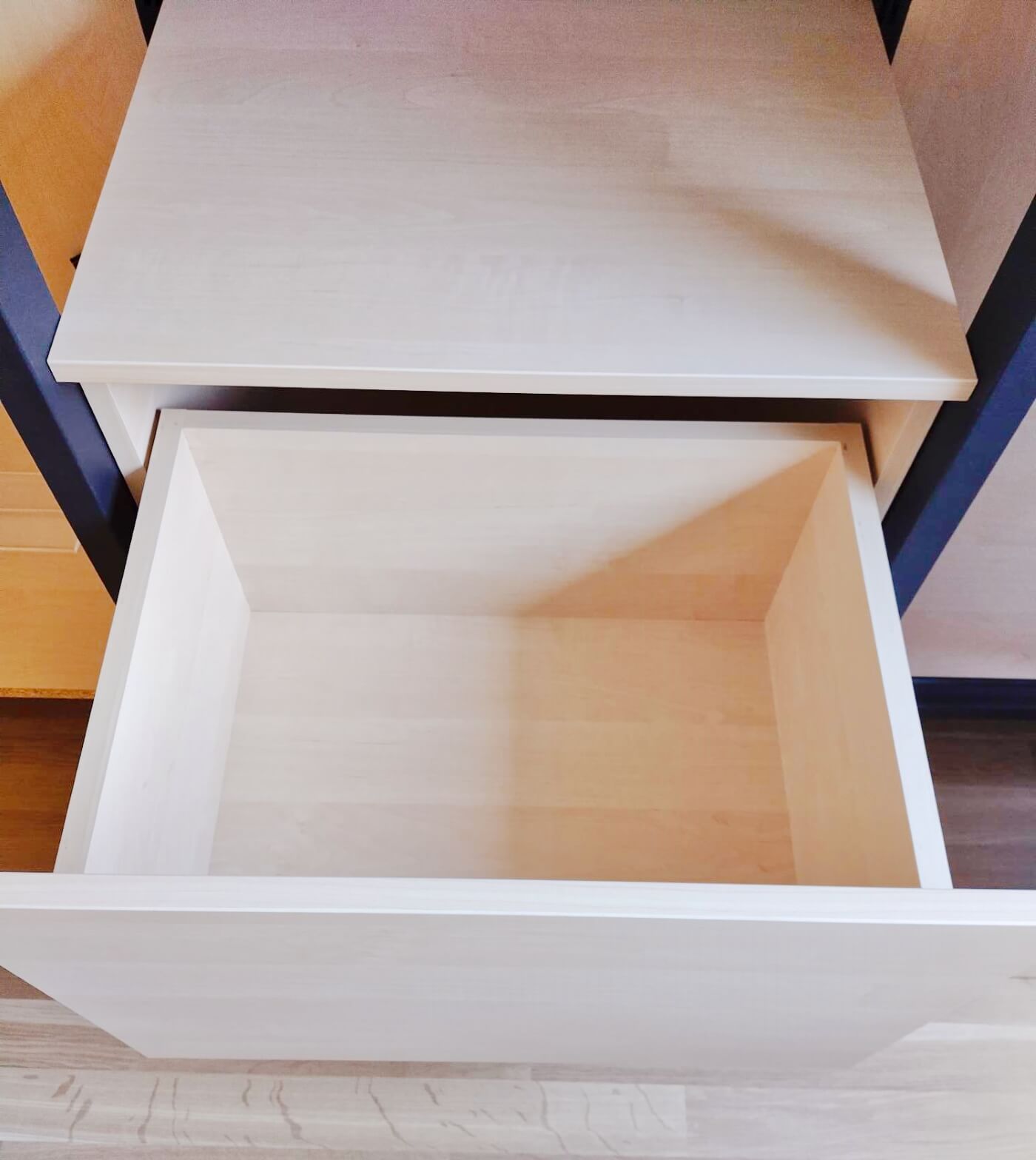 Schubladen-Unterkasten, Höhe 40cm für Ladenbau Regalsystem X. Foto offen