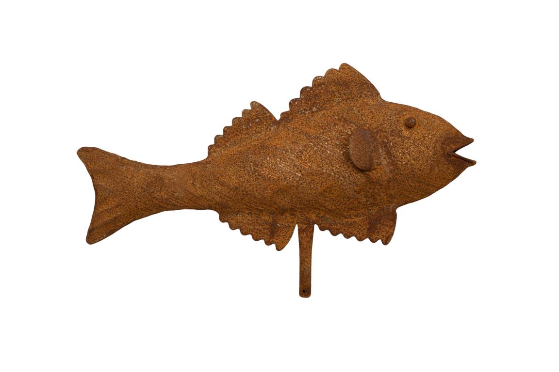 Fischstecker, plastisch, mit Schuppen in Herzform, Edelrost, L 45cm x H 18cm , auf Stab