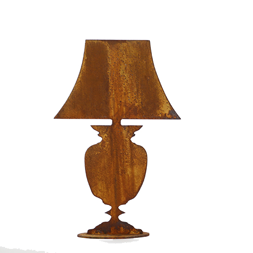 Lampe, Edelrost, niedrig, auf Bodenplatte, H 35cm, B 23cm