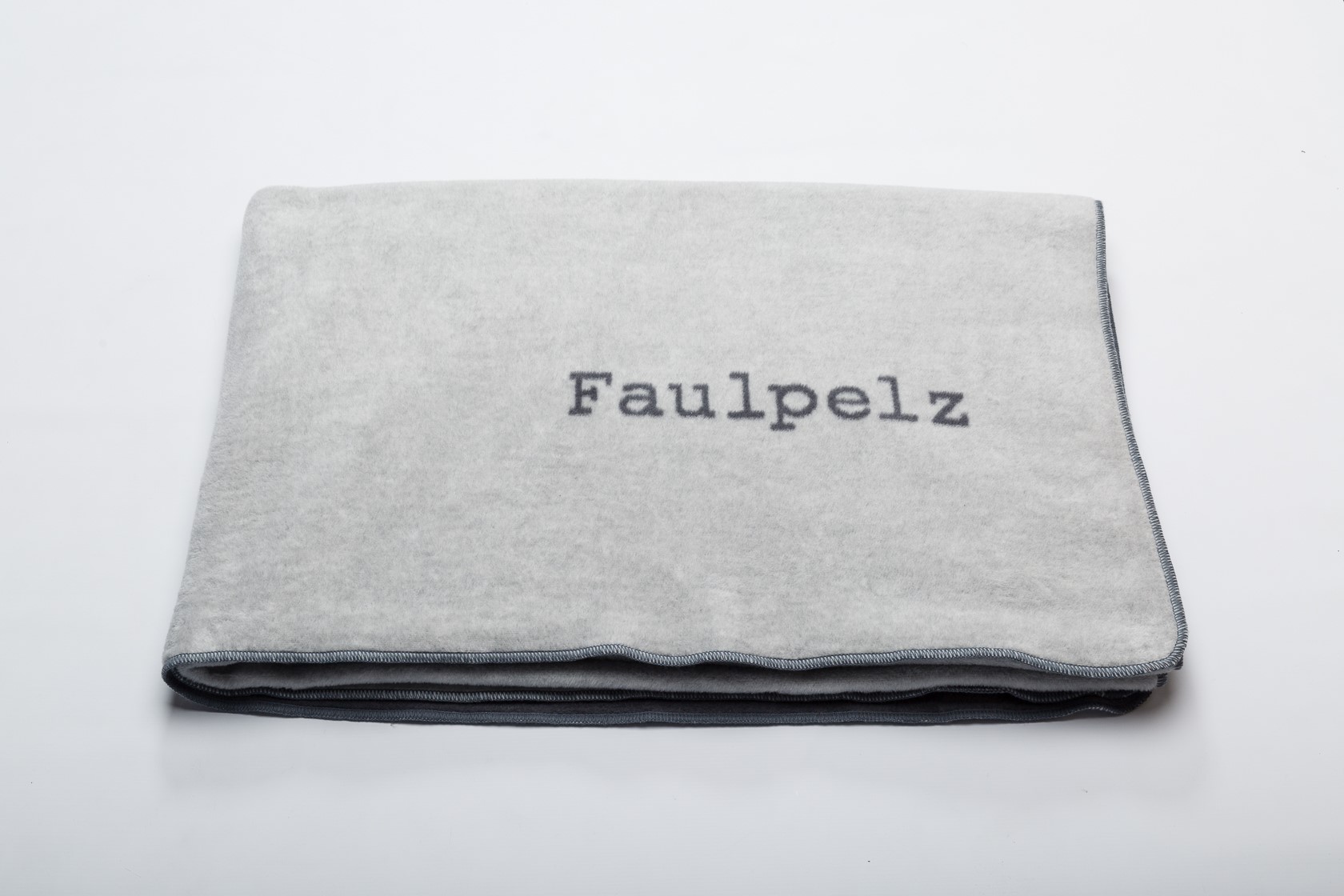 DAVID FUSSENEGGER Decke Verona, "Faulpelz", filz, 150x200 cm