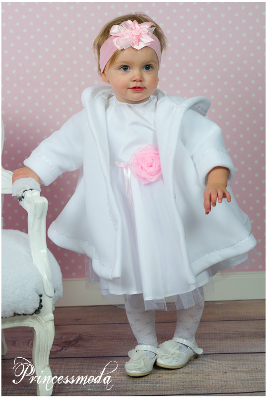 Exclusives Taufkleid Helene mit edlem Kapuzenmantel