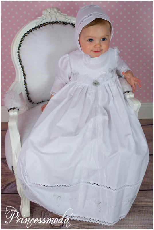 Stephanie-langes-traditonelles-Taufkleid-6-4