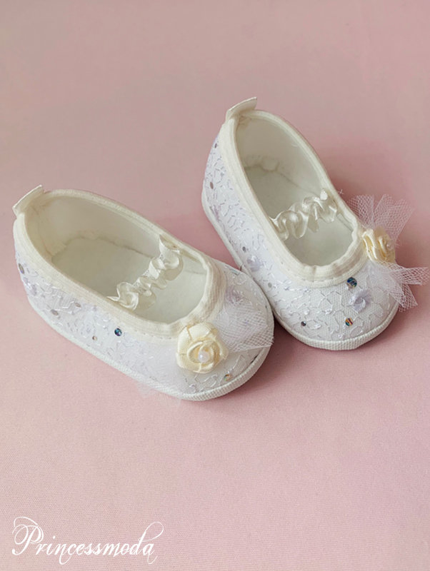 Baby Ballerinas in Creme aus edler Spitze