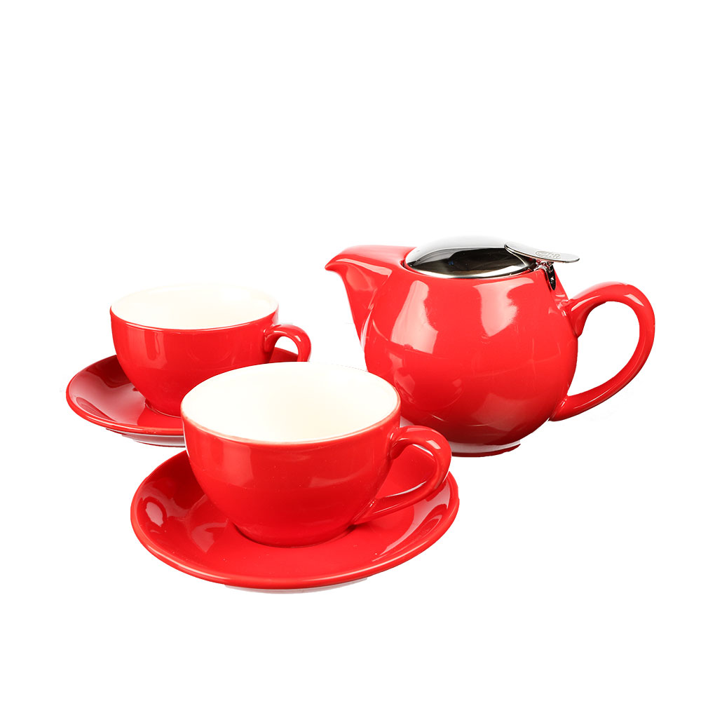 Schlichtes Tee-Set in Rot mit zeitloser Erscheinung
