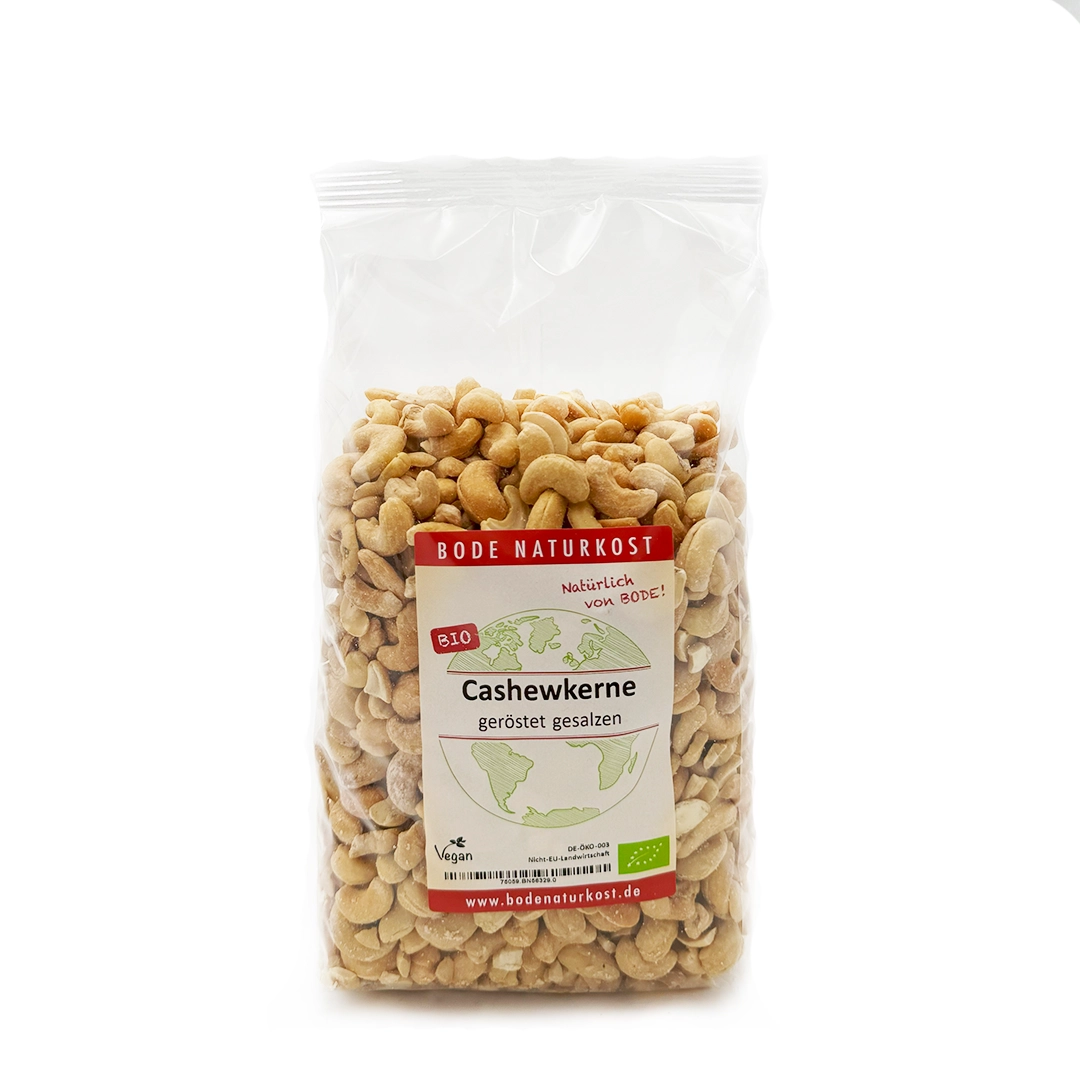 Tütenverpackung mit Bode Naturkost Bio Cashewkernen, geröstet und gesalzen, sichtbares Etikett und Bio-Siegel