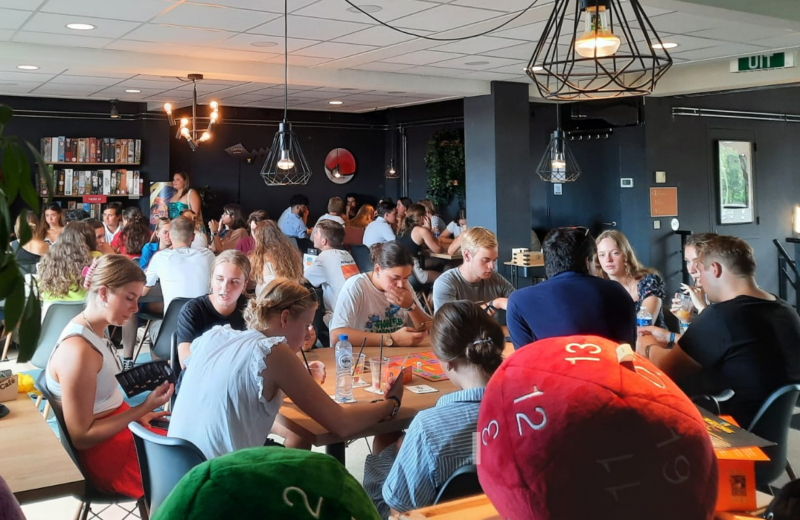 Spellenwinkel en spellen caf?? koop je bij Spellenhuis.nl