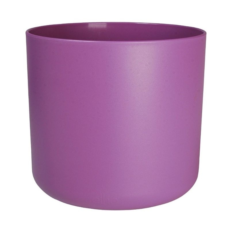 Geef uw kamerplanten een trendy look met deze zachte, ronde bloempot van Elho in een prachtige Cloudy Violet kleur.