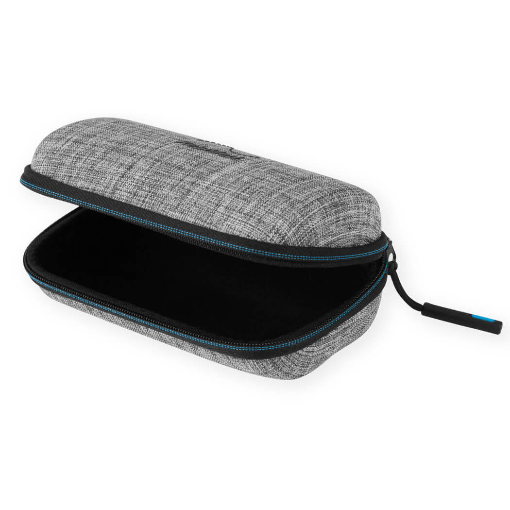 AirMini Etui geöffnet – leerer Innenraum mit passgenauer Einlage für CPAP-Zubehör