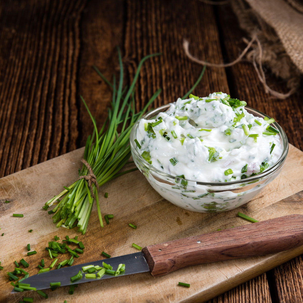 Kräuterquark: Cremig, frisch und mit dem Lurch Multi Chopper blitzschnell gemacht – perfekt zu Gemüse, Kartoffeln oder als Dip!