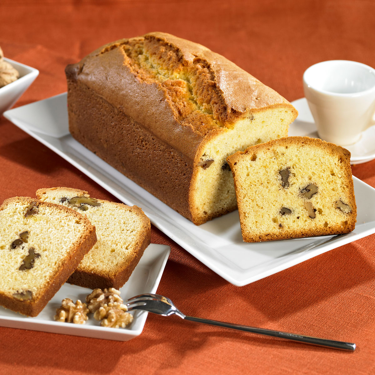 Walnusskuchen in der Lurch Kastenform aus Silikon – schnell gemacht, herrlich nussig! Perfekt für spontanen Kaffeebesuch und gemütliche Nachmittage.