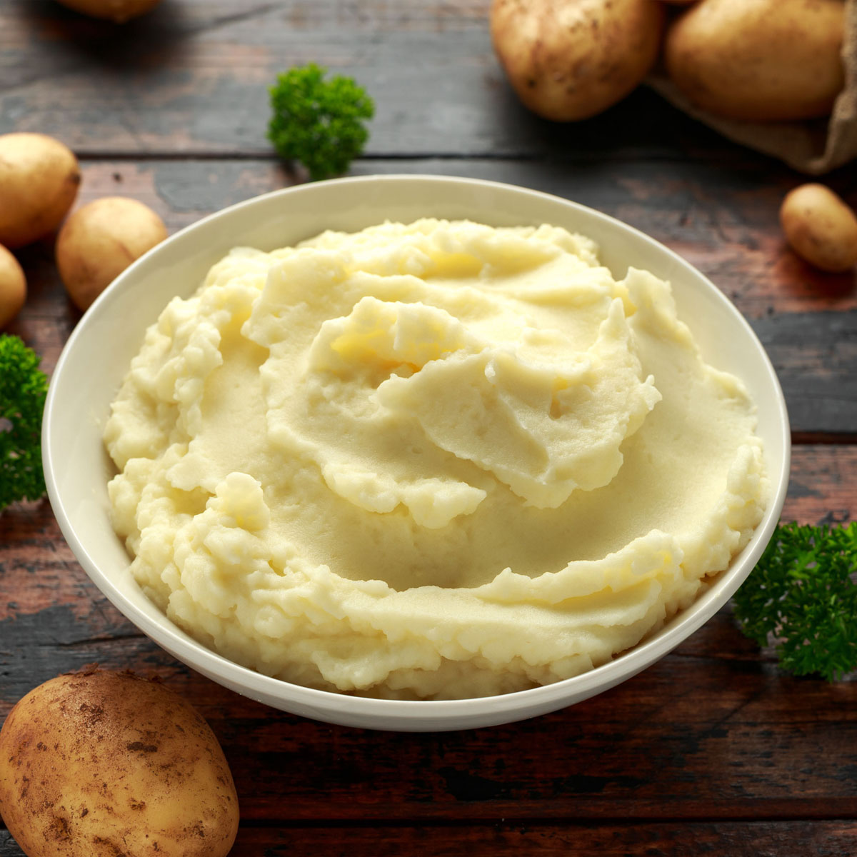 Kartoffelpüree Grundrezept: Kartoffelpüree geht immer! Einfach, gelingsicher und lecker – so machst du deinen Liebsten eine Freude. Richtig gut wird es mit dem Lurch Kartoffelstampfer.