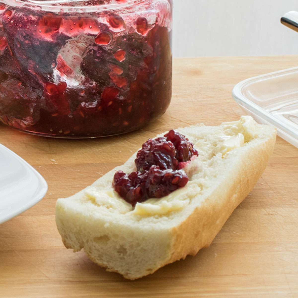 Sonntagsbrötchen in Lurch Hotdogbun-Backformen: Außen knusprig, innen weich – diese Brötchen sind der perfekte Start in einen gemütlichen Sonntag. Einfach vorbereitet und herrlich ofenfrisch!