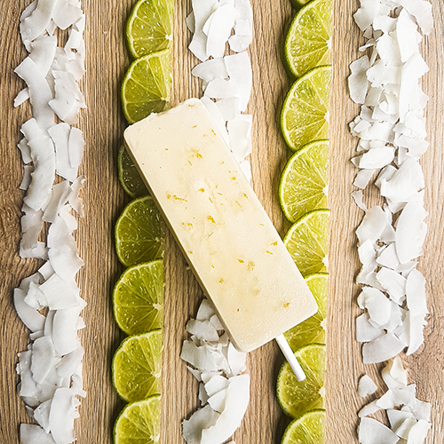 Sonne, Entspannung und selbstgemachte Eis-Lollies mit Kokos und Limette – der perfekte Feierabendgenuss für dich und deine Lieblingsmenschen!
