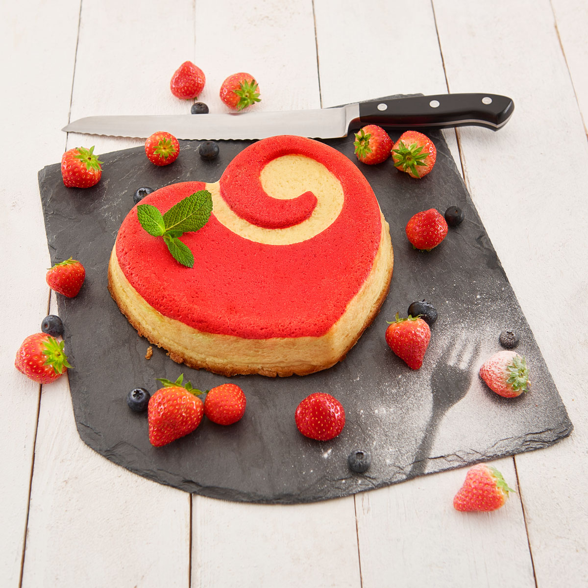 Herz-Käsekuchen aus der Lurch Herz-Backform: Liebe geht durch den Magen – und dieser Käsekuchen in Herzform sagt mehr als tausend Worte. Perfekt für Muttertag, Valentinstag oder einfach nur zum Danke sagen.