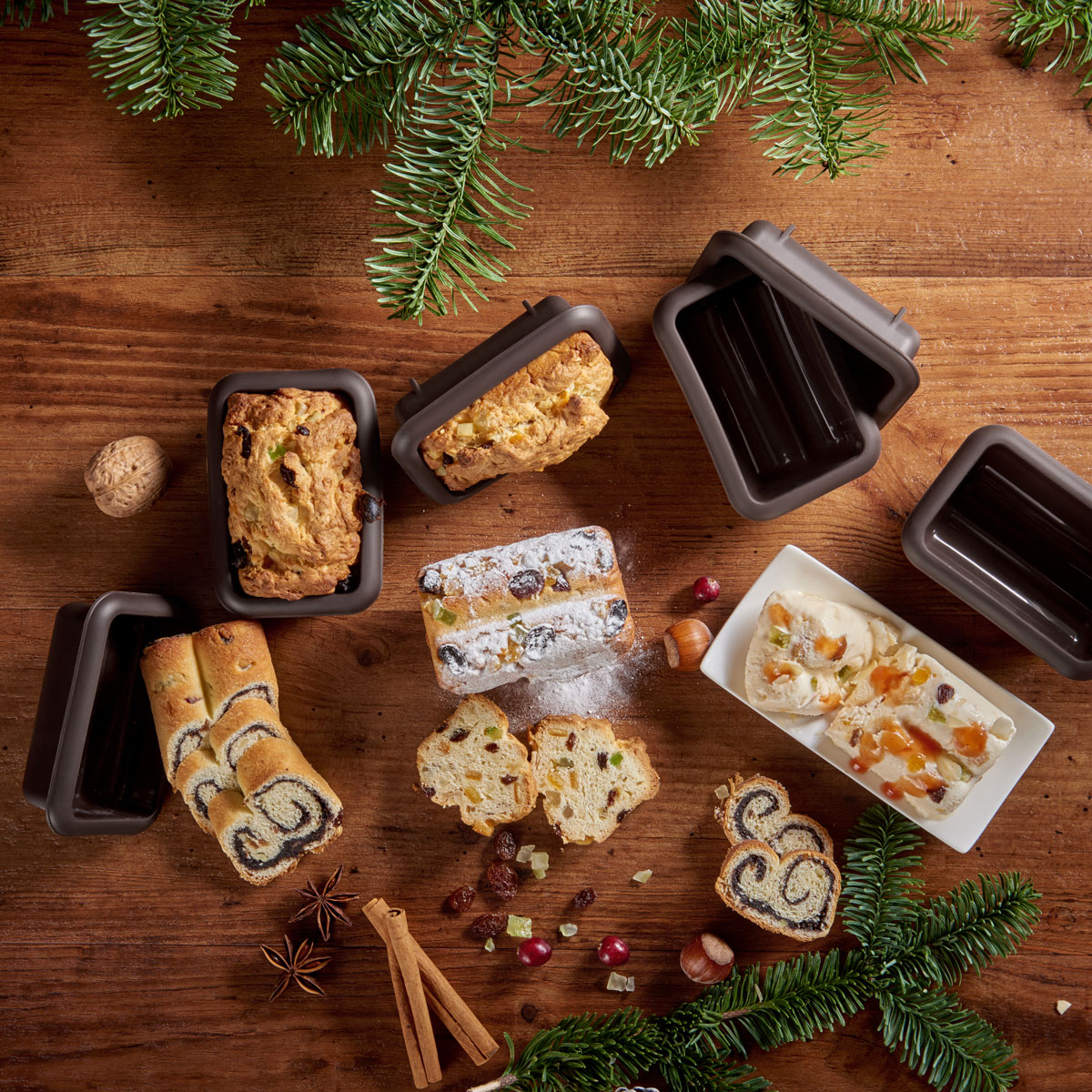 Stollenparfait aus Lurch Mini Stollen Backformen: Cremig, eisgekühlt und voller Weihnachtsaroma – dieses Parfait bringt den leckersten Christstollen auf dein Festtagsmenü!