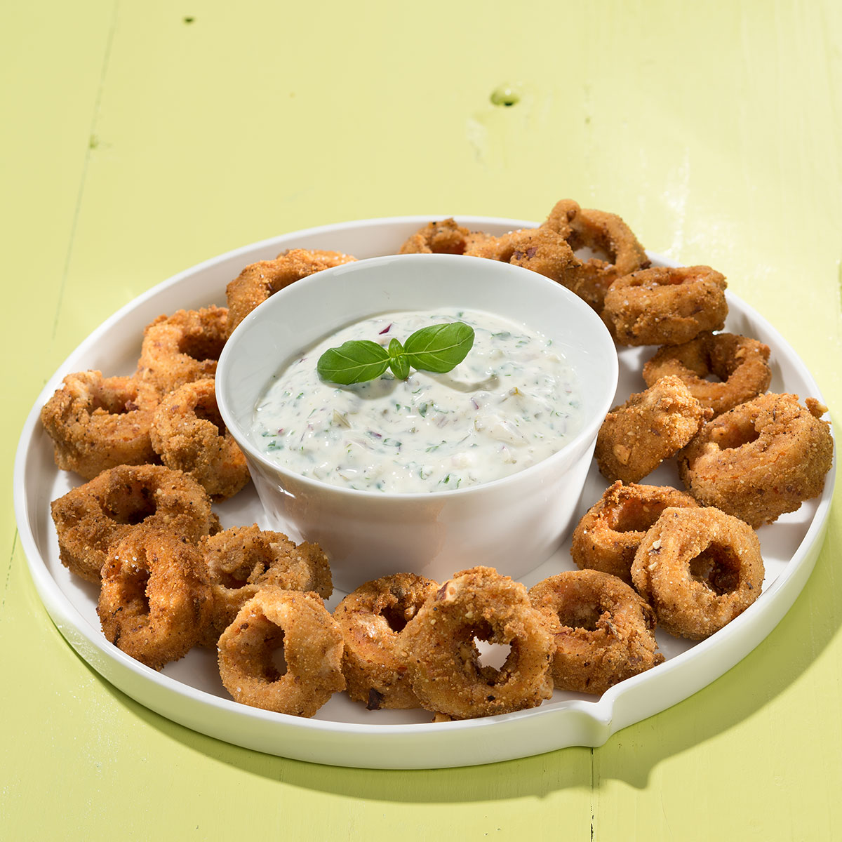 Knusprige frittierte Karotten sind der perfekte neue Snack – einfach zubereitet und ideal als Fingerfood, Beilage oder für Kindergeburtstage.