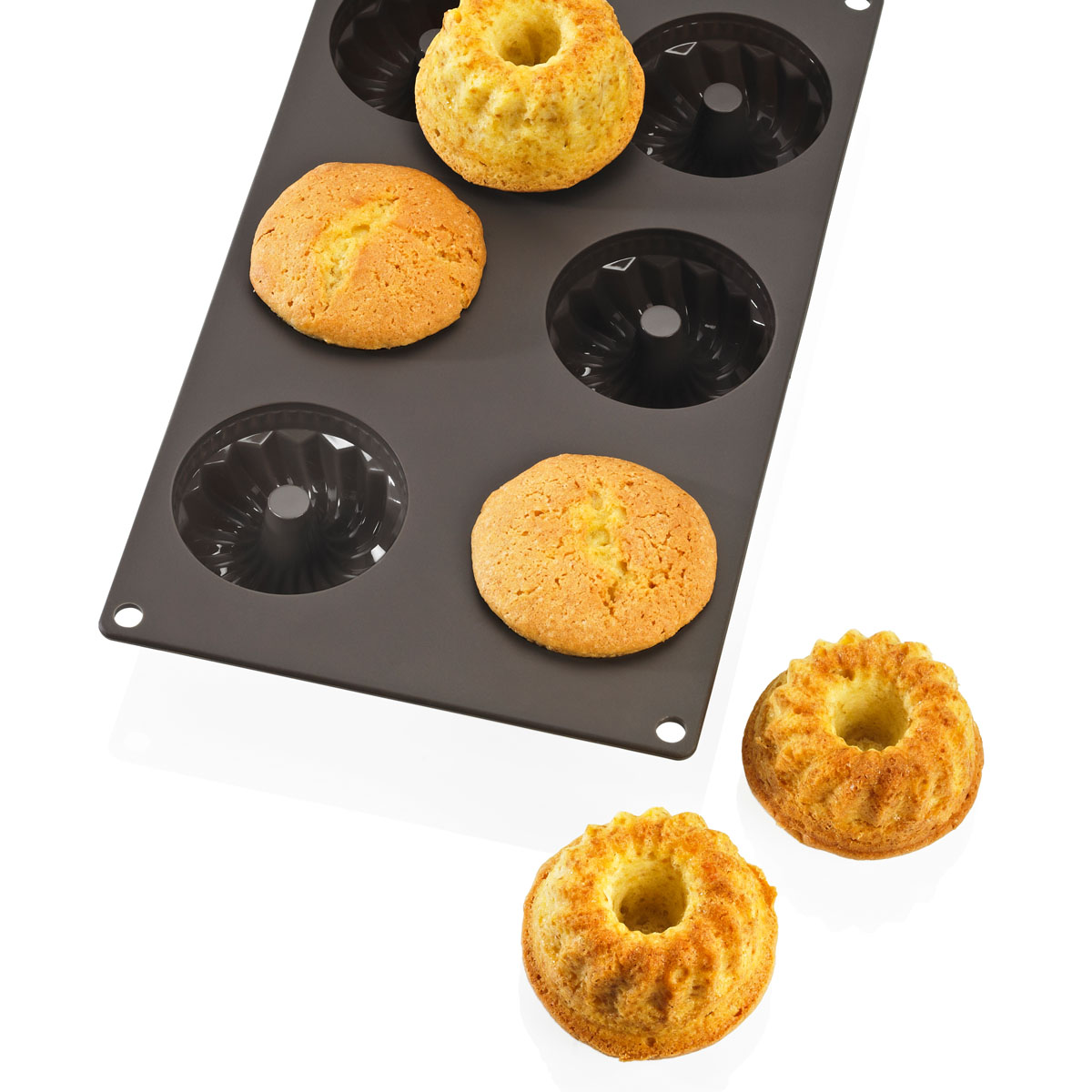 Mini-Gugelhupf Grundrezept: Kleine Gugelhupfe, großer Genuss! Mit diesem Rezept backst du mehrere Mini-Kuchen – perfekt zu Kaffee oder Tee. Zubereitet in den Lurch Mini Gugelhupf-Backformen.