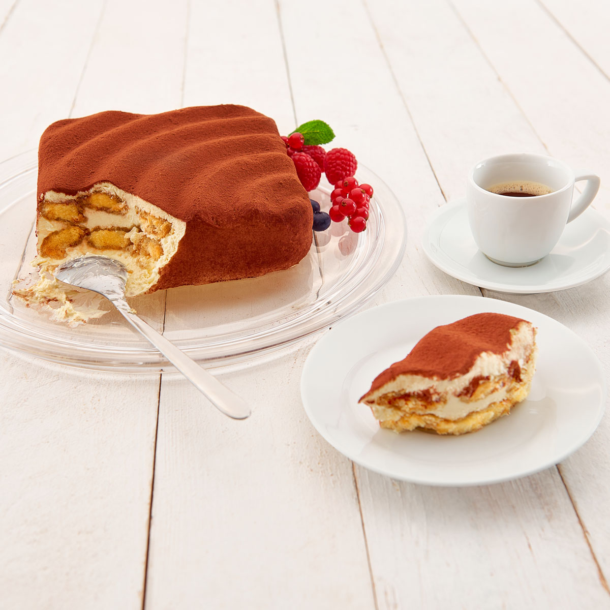 Tiramisu in der Lurch Silikonbackform Welle: Ein italienischer Dessertklassiker mit Löffelbiskuit, Kaffee, Amaretto und einer cremigen Schicht voller Genuss – zum Verlieben lecker!