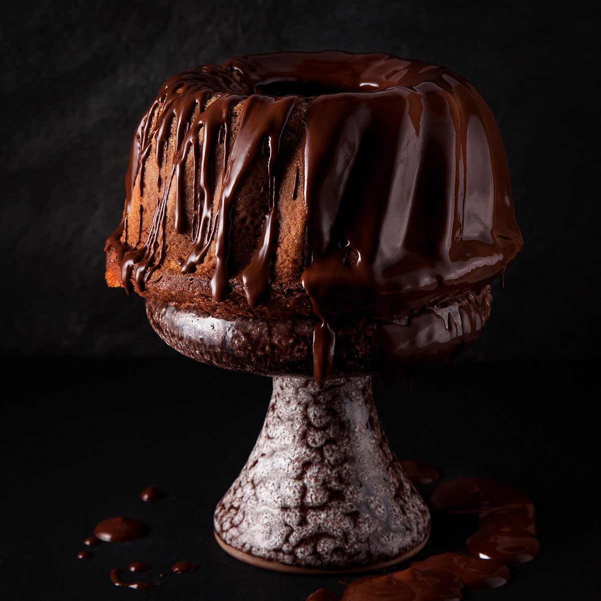 Ein saftiger Guglhupf mit einem Schuss Baileys – cremig, aromatisch und mit dem unwiderstehlichen Geschmack von irischem Whiskey. Einfach himmlisch! Gebacken in der Lurch Gugelhupf-Backform aus Silikon.