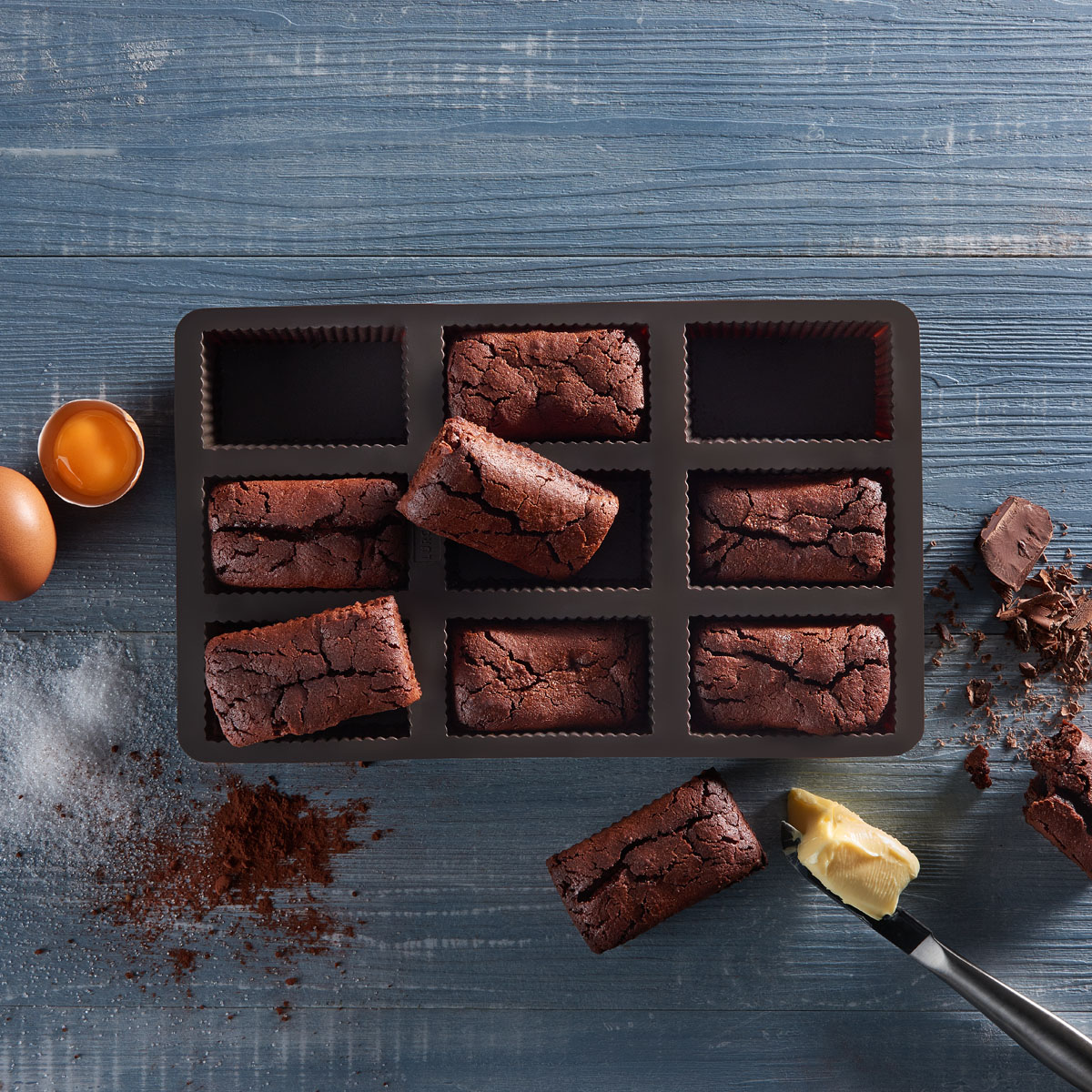 Saftige Brownies mit extra viel Schokolade – einfach in der Lurch Brownie-Backform aus Silikon gebacken und himmlisch lecker.