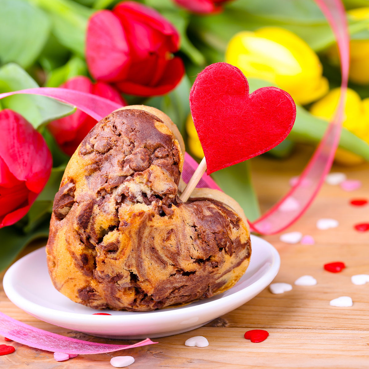 Marmorherzen aus den Lurch Muffinliner Herz Backformen: Kleine, saftige Marmorkuchen in Herzform – perfekt zum Verschenken, für die Kaffeetafel oder als liebevolle Überraschung in der Lunchbox.