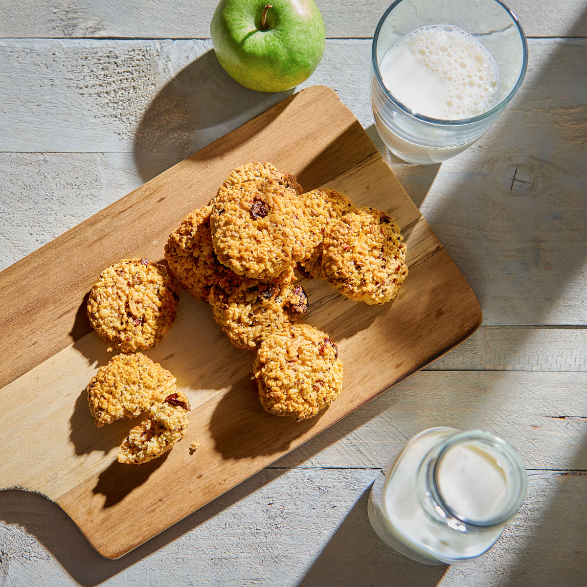 Frühstückskekse mit der Lurch Backunterlage: Knusprig, gesund und ideal für den Morgen! Mit Haferflocken, Samen und Cranberries startest du voller Energie in den Tag.