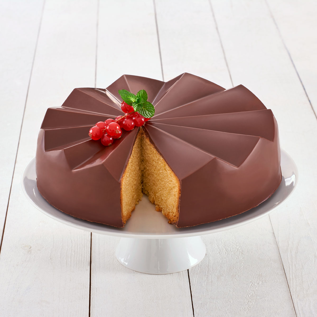 Fancy Cake aus der Lurch Fancy Cake Silikonbackform: Perfekt unperfekt – genau das macht ihn so besonders! Mit seiner wilden Optik und den unterschiedlich großen Stücken begeistert der Fancy Cake alle Kuchenfans.