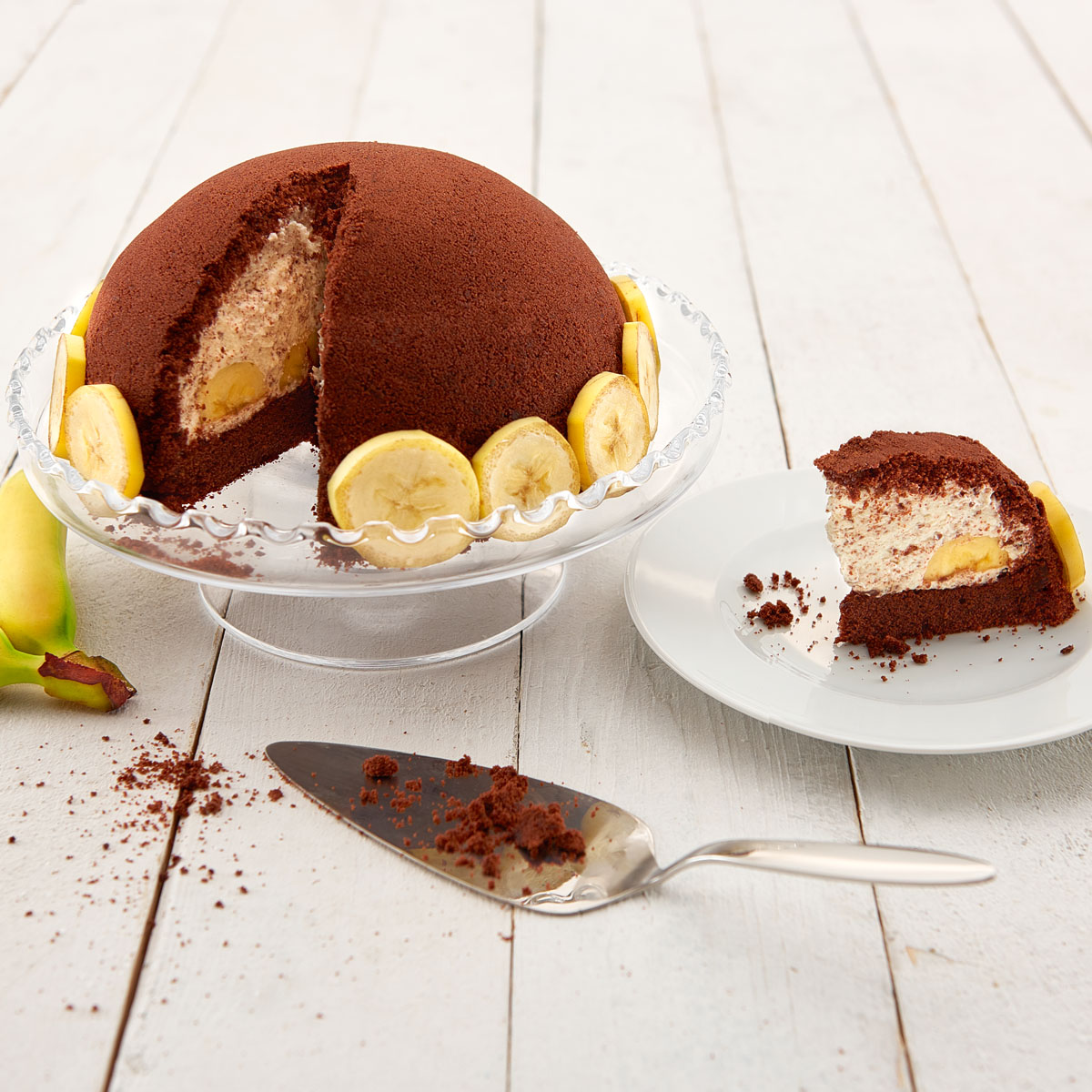 Maulwurfkuchen aus der Lurch Halbkugel-Backform: Schoko-Teig mit cremiger Vanille-Bananen-Füllung – ein Spaß für Kindergeburtstage!