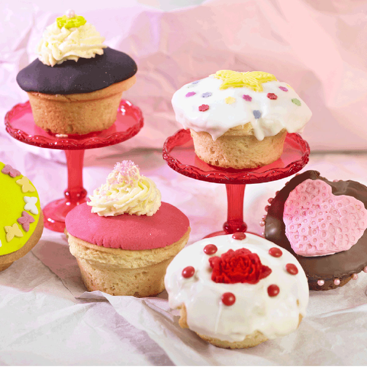 Vanillejoghurt-Muffins in Lurch Muffinförmchen: Schnell gebacken, locker und herrlich aromatisch. Der perfekte Begleiter zur Kaffeepause – einfach lecker!