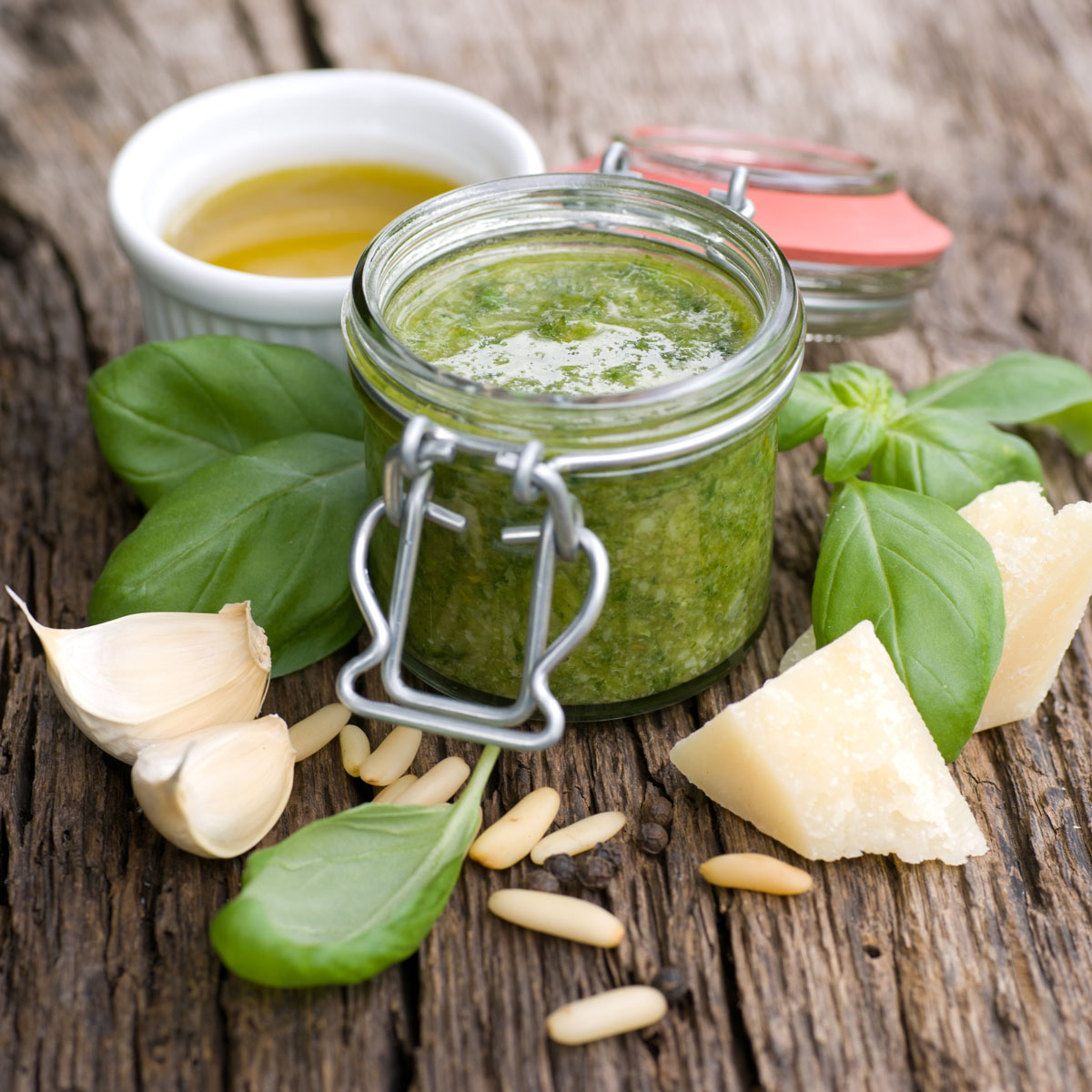 Grünes Spargel-Pesto mit dem Lurch Multi Chopper: Mal was anderes als Basilikum! Dieses Pesto aus grünem Spargel und Kürbiskernen ist mild, aromatisch und richtig lecker – perfekt für Pasta, Brot oder Salate.