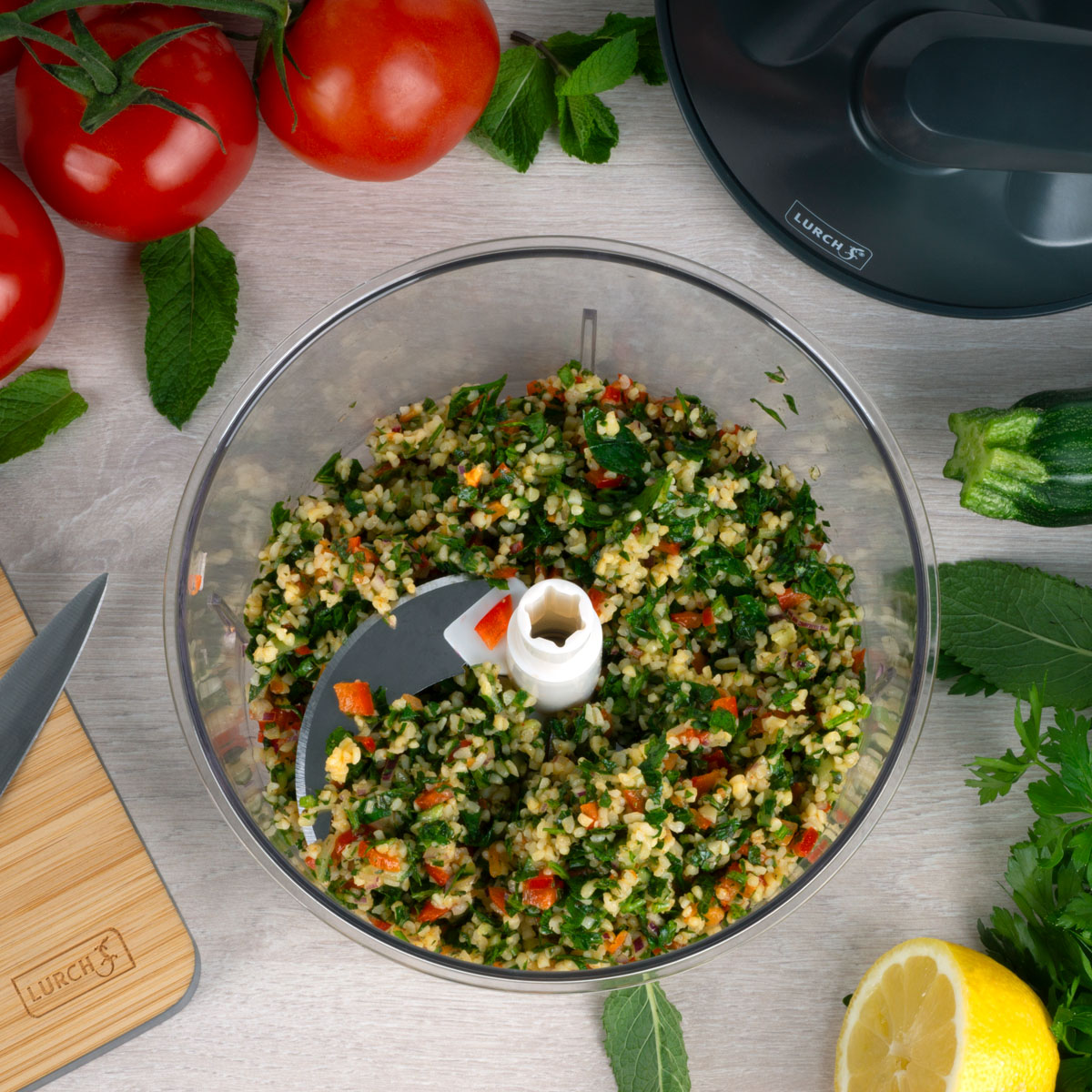 Tabuleh mit dem Lurch Multi-Mixer Maxi: Dieser bunte Salat aus Bulgur, Petersilie, Minze und knackigem Gemüse ist herrlich frisch, leicht und aromatisch – perfekt für Grillabende oder als Sommergericht!